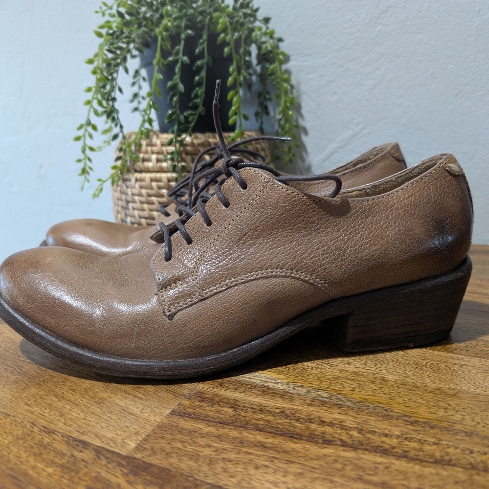 Frye Oxford Lace‎ Up Shoe Size 7.5 B